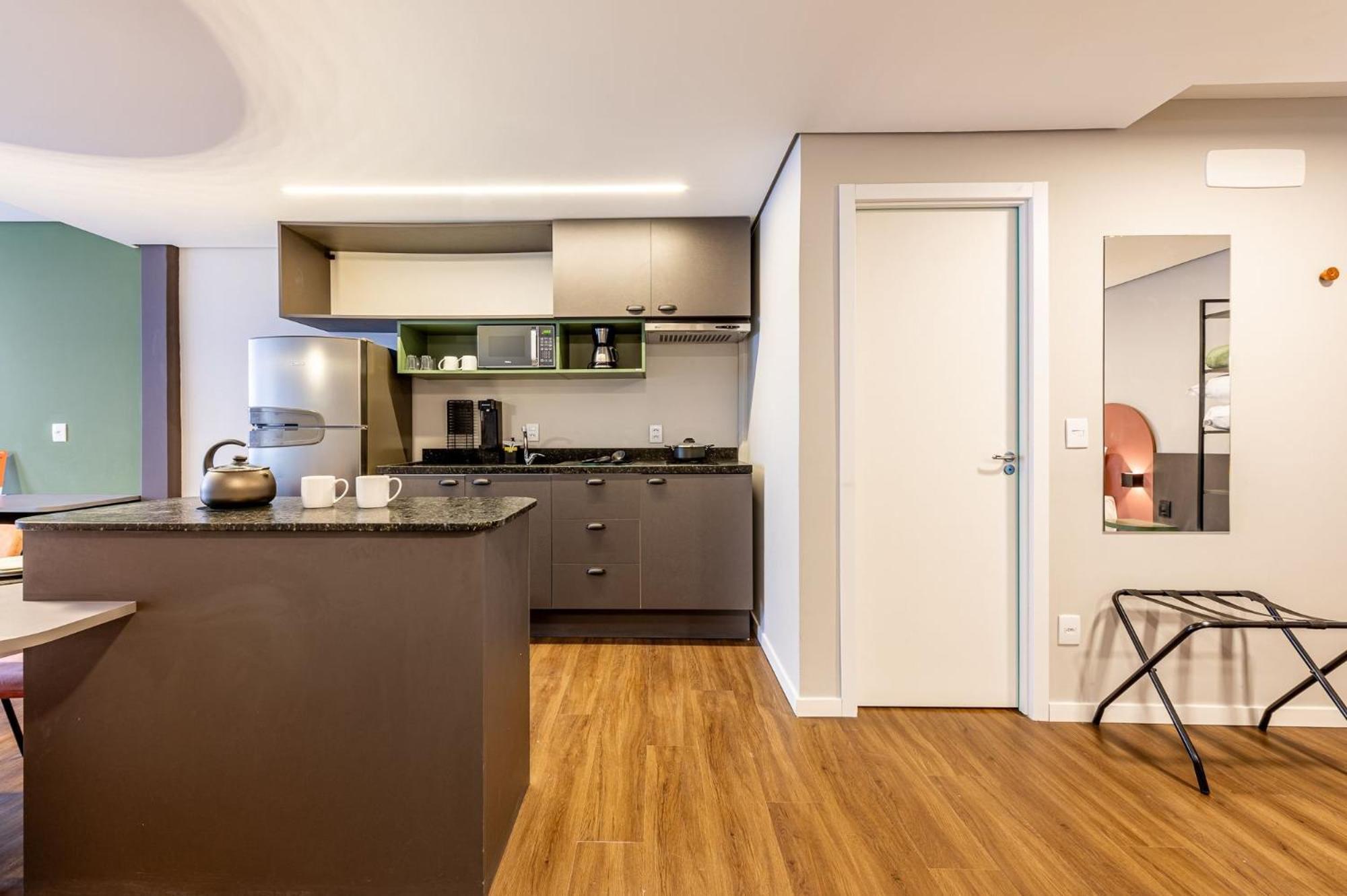 Xtay Cais Rooftop: A De Apartment