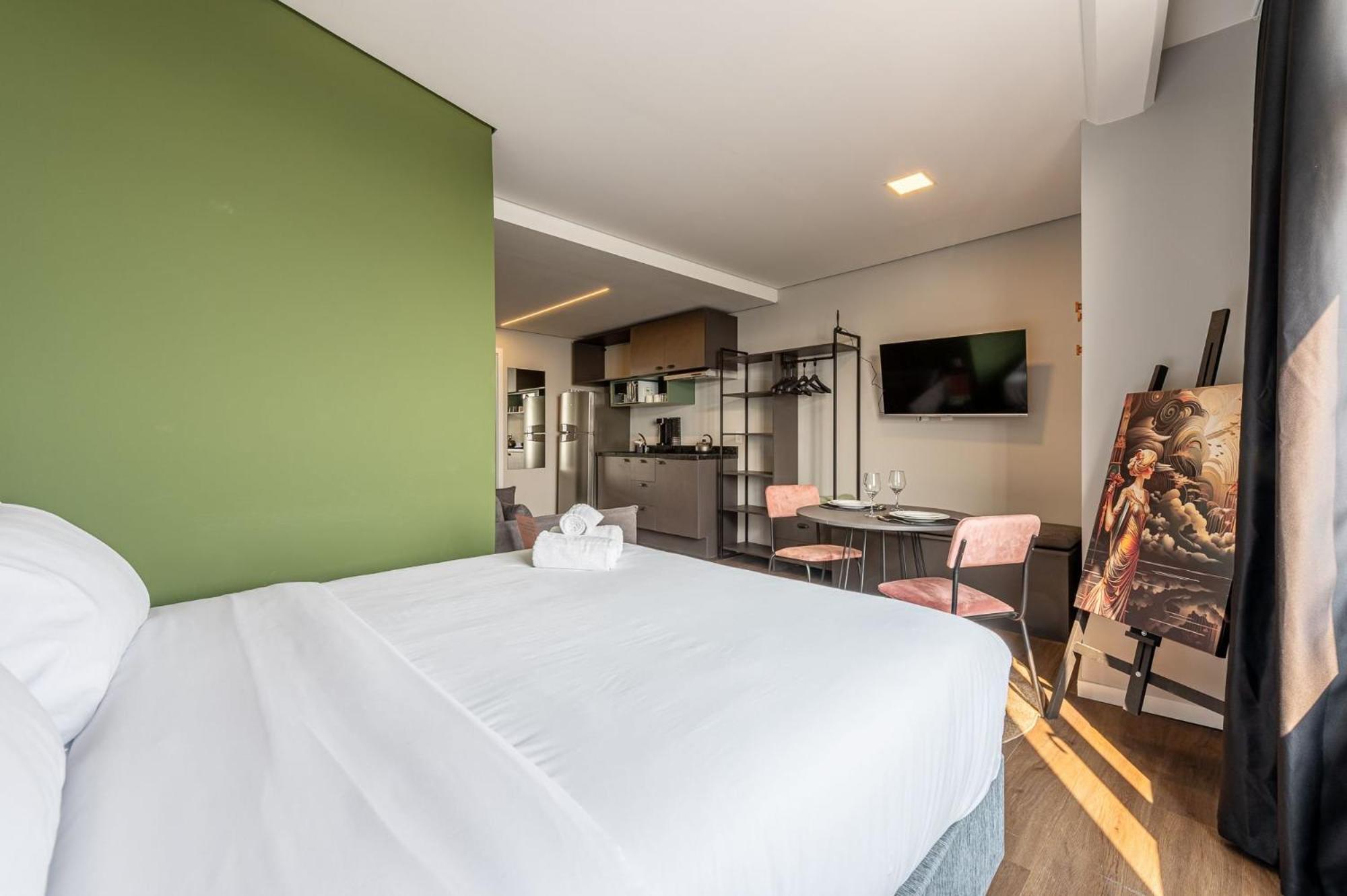 Xtay Cais Rooftop: A De Apartment